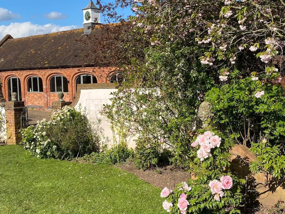 Cottage Barn Conversion On Working Farm Worcester Eksteriør billede